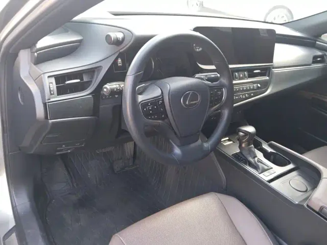 Lexus ES — Фото автомобиля 12