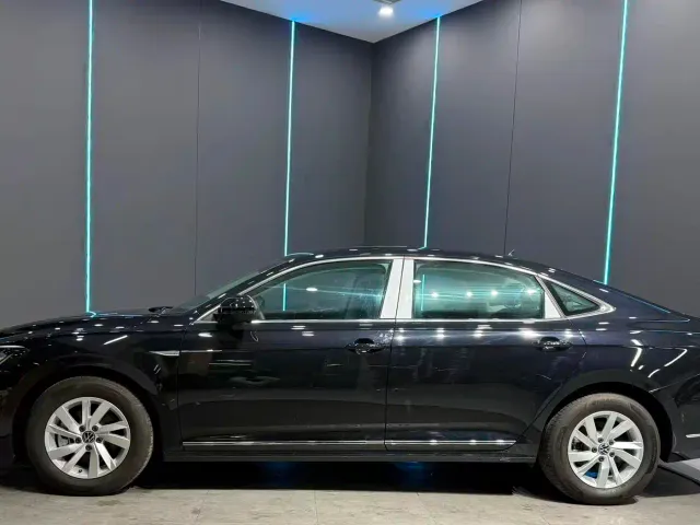 Volkswagen Passat — Фото автомобиля 5