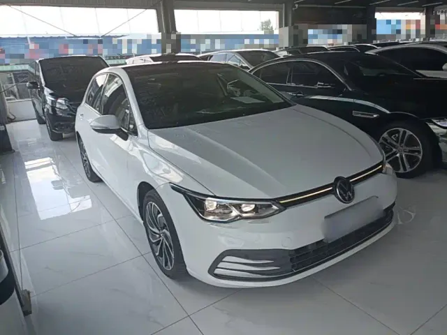 Volkswagen Golf — Фото автомобиля 3