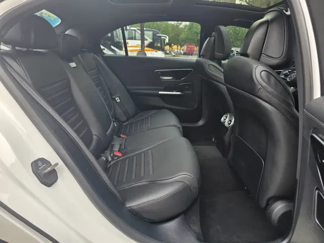 Mercedes-Benz C-Class — Фото автомобиля 8