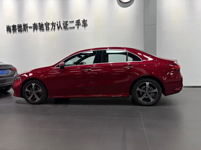 Mercedes-Benz A-Class — Фото автомобиля 3