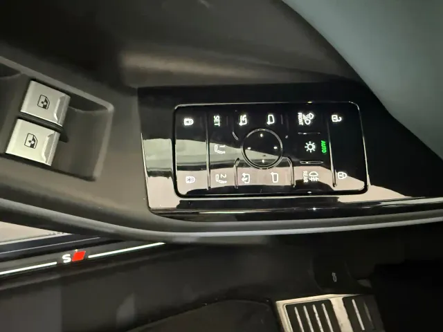 Audi Audi Q6L Sportback e-tron 2025 Pioneer Navigation Edition — Фото автомобиля 16