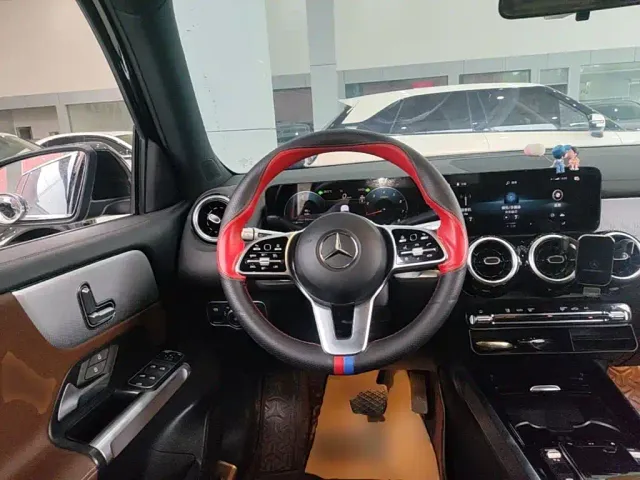 Mercedes-Benz GLB-Class — Фото автомобиля 10