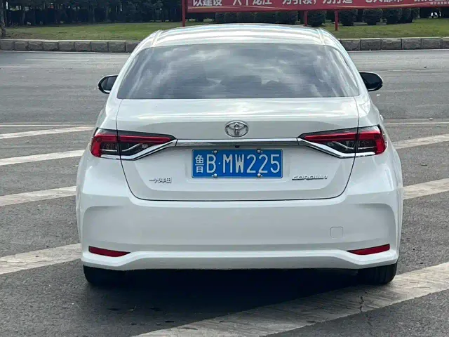 Toyota Corolla — Фото автомобиля 5