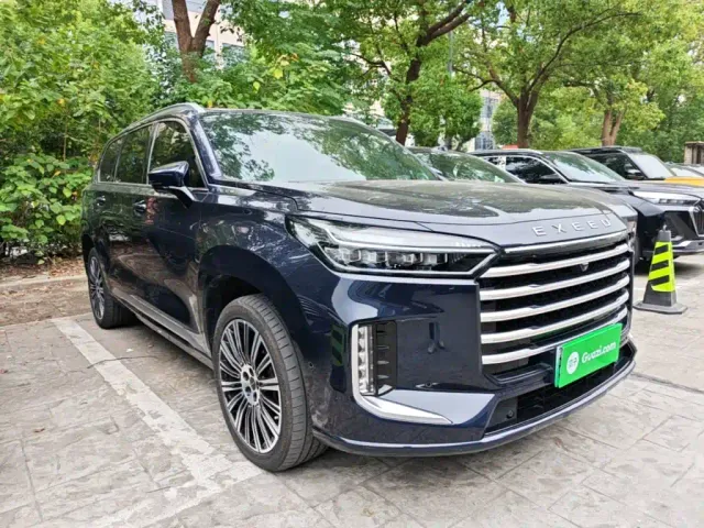 Exeed Landmark C-DM — Фото автомобиля 3