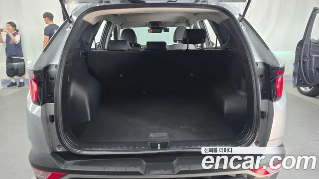 Hyundai Tucson Tucson (NX4) Дизель 2.0 2WD — Фото автомобиля 20