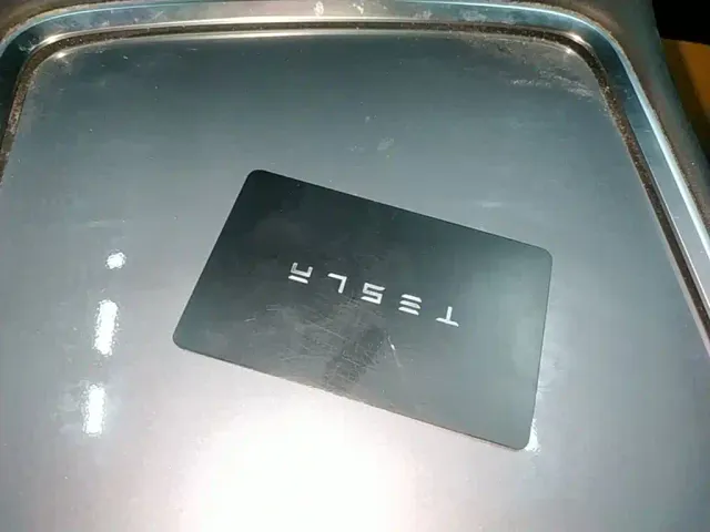 Tesla Model Y — Фото автомобиля 8