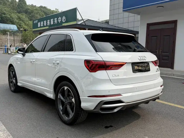 Audi Q3 — Фото автомобиля 9