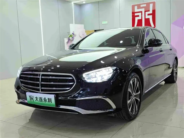 Фотография автомобиля — Mercedes-Benz E-Class