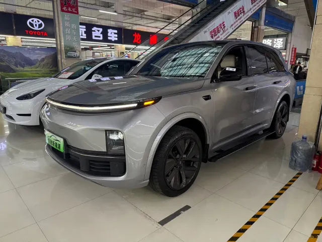 Li Auto L8 — Фото автомобиля 3
