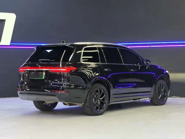 Li Auto ONE — Фото автомобиля 9