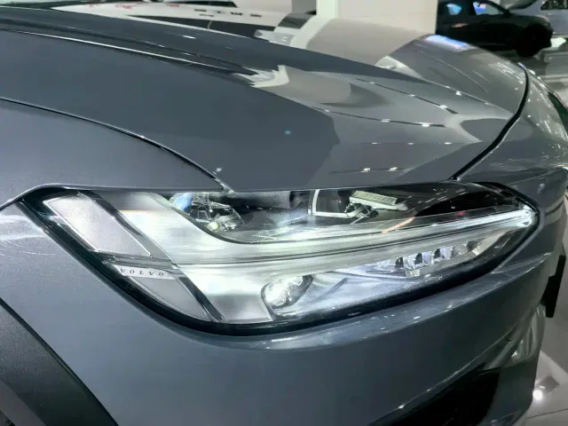 Volvo V90 — Фото автомобиля 22