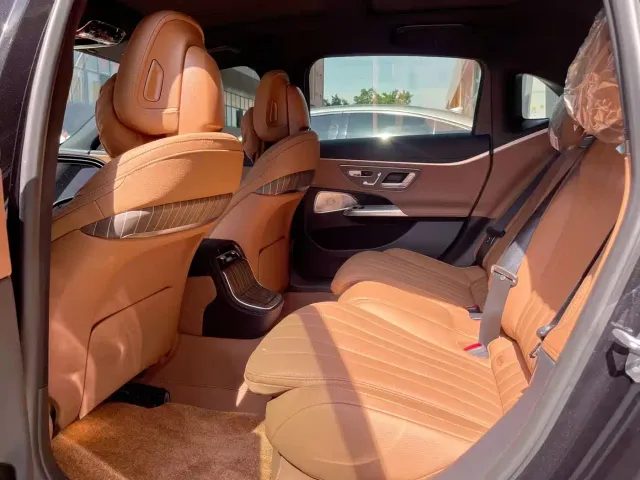 Mercedes-Benz E-Class — Фото автомобиля 6