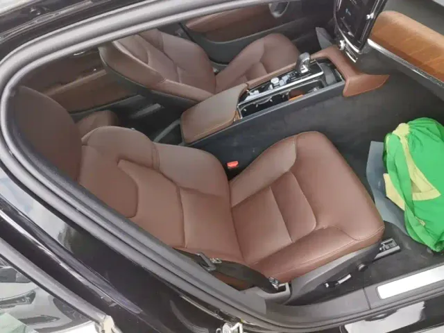 Volvo S90 — Фото автомобиля 24