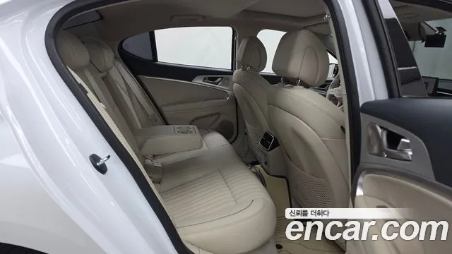 Genesis G70 New — Фото автомобиля 17