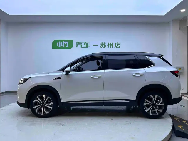 Wuling Asta — Фото автомобиля 7