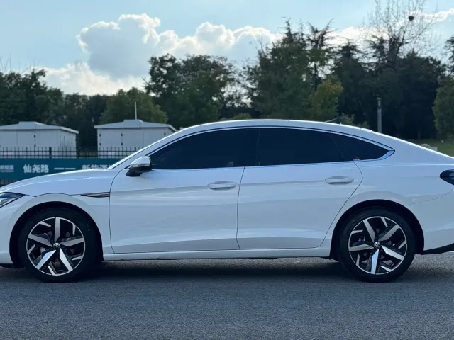 Volkswagen Lamando — Фото автомобиля 7
