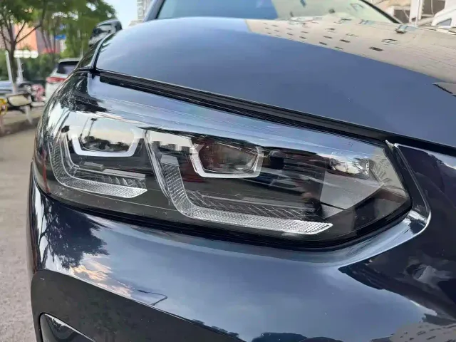 BMW iX3 — Фото автомобиля 13