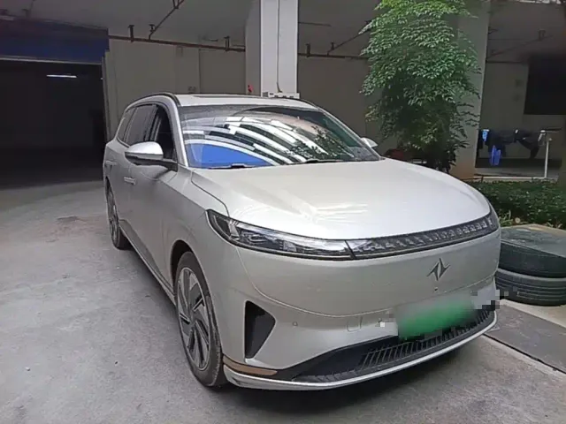 Dongfeng eπ 008 — Фото автомобиля 3