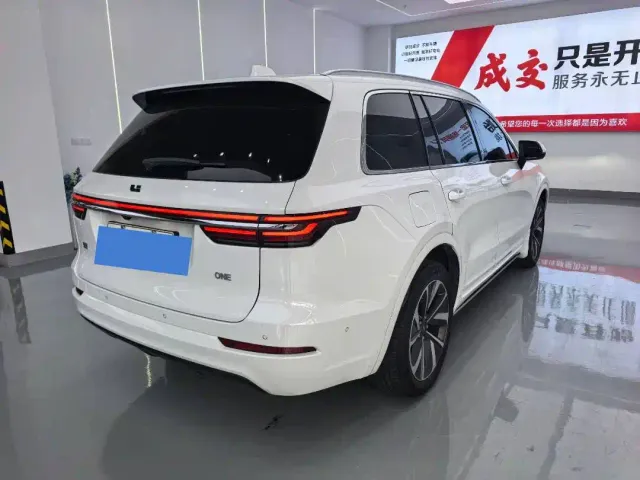 Li Auto ONE — Фото автомобиля 5