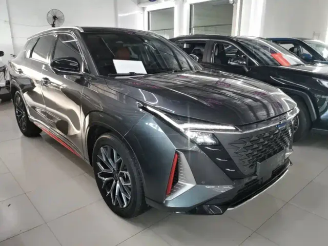 Changan Z6 — Фото автомобиля 3