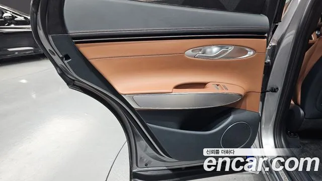 Genesis GV70 2.5T Бензин AWD — Фото автомобиля 24