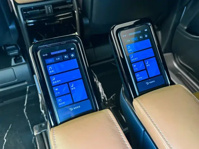 Toyota Alphard — Фото автомобиля 8