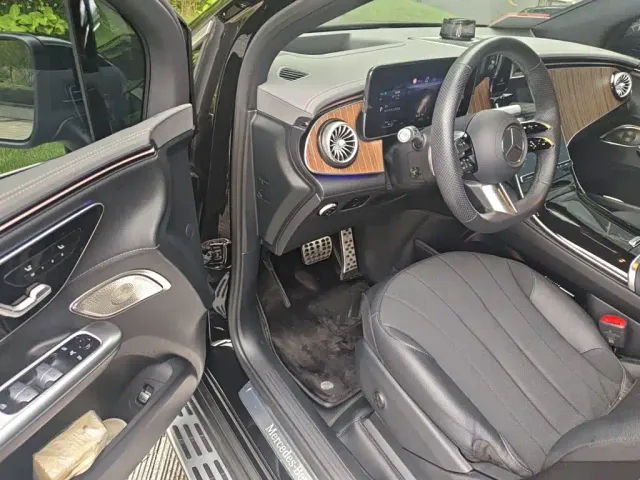Mercedes-Benz EQE SUV — Фото автомобиля 13