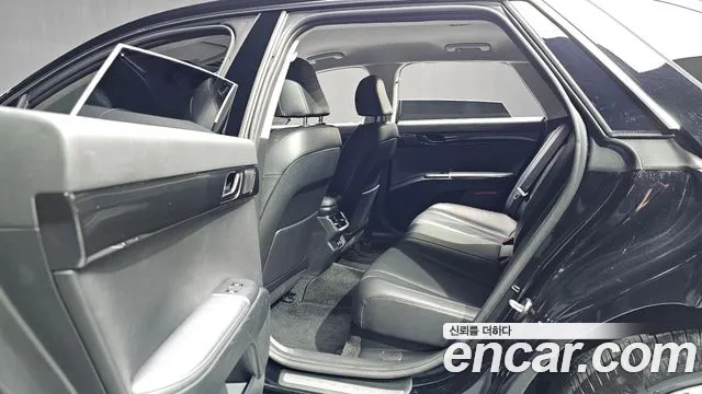 Hyundai Grandeur GN7 — Фото автомобиля 18