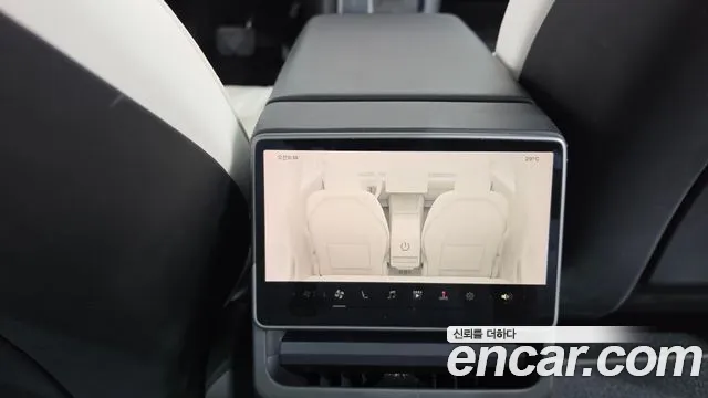 Tesla Model 3 — Фото автомобиля 26