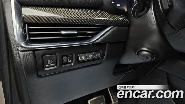 Cadillac XT4 2.0 Sport AWD — Фото автомобиля 25