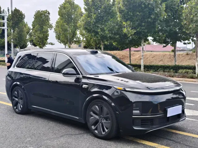 Li Auto L9 — Фото автомобиля 3