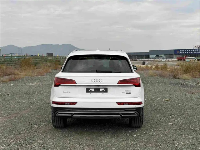 Audi Q5L — Фото автомобиля 5