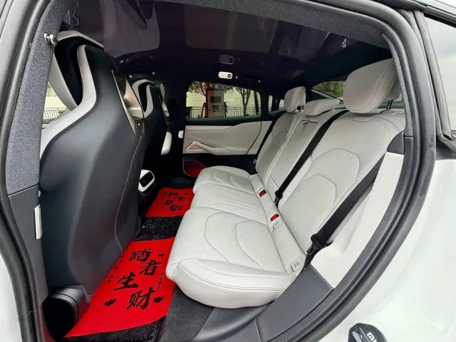Xiaomi SU7 — Фото автомобиля 5