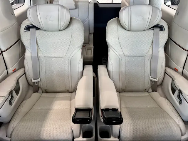 Lexus Lexus LM 2023 500h 6-Seater Prestige Edition — Фото автомобиля 9