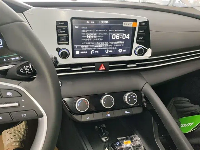 Hyundai Elantra — Фото автомобиля 8