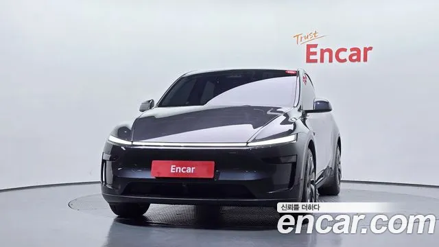 Tesla Model Y — Фото автомобиля 3