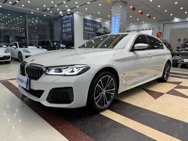 Фотография автомобиля — BMW 5 Series