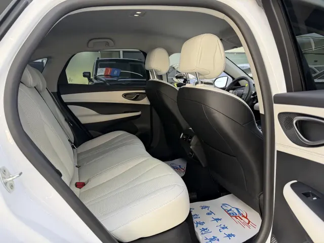 BYD Seal 05 DM-i — Фото автомобиля 7
