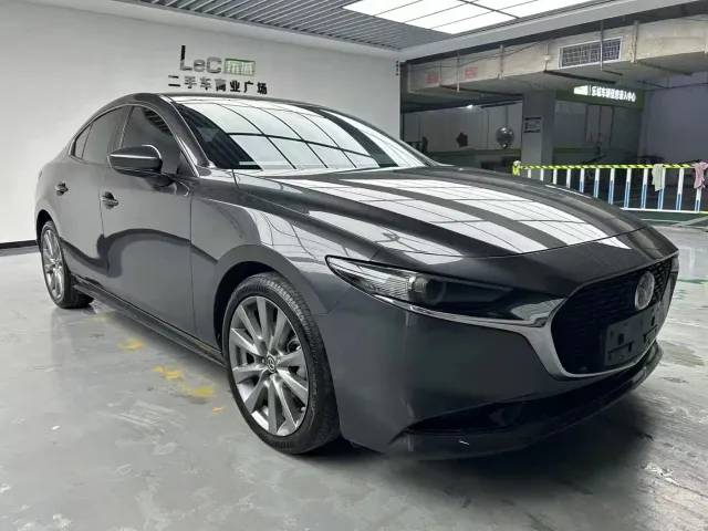 Mazda Axela — Фото автомобиля 2