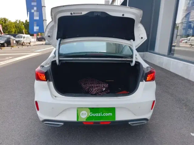 Changan Eado — Фото автомобиля 18