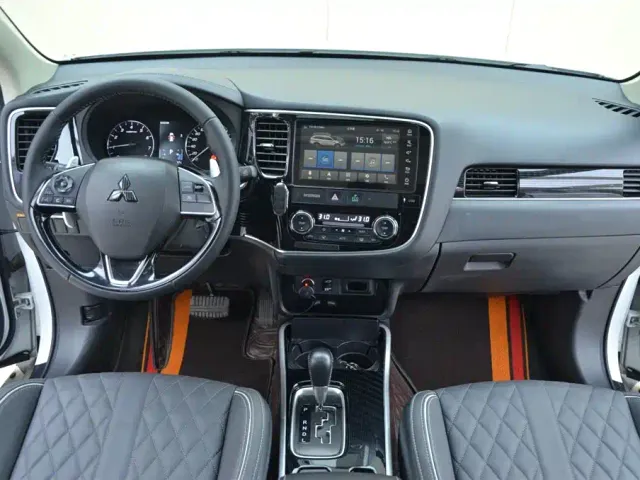 Mitsubishi Outlander — Фото автомобиля 6