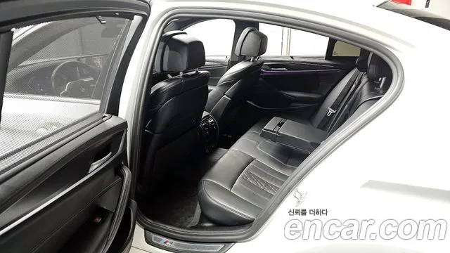 BMW 5-Series — Фото автомобиля 11