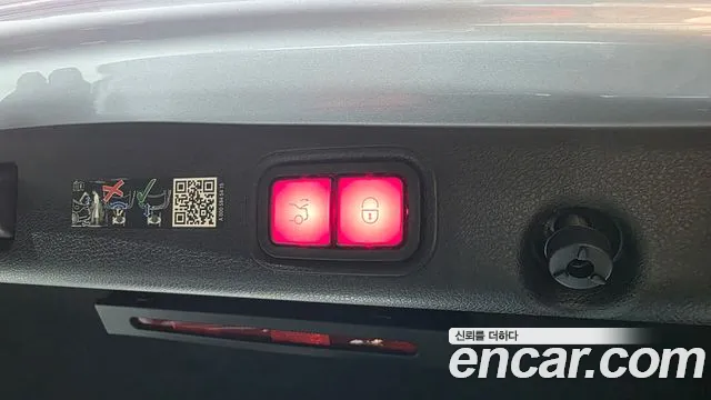Mercedes-Benz E-Class — Фото автомобиля 29