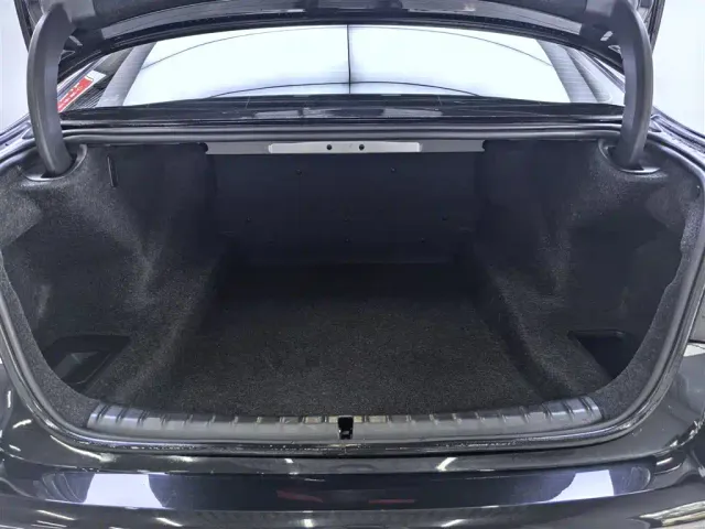 BMW 5 Series — Фото автомобиля 14