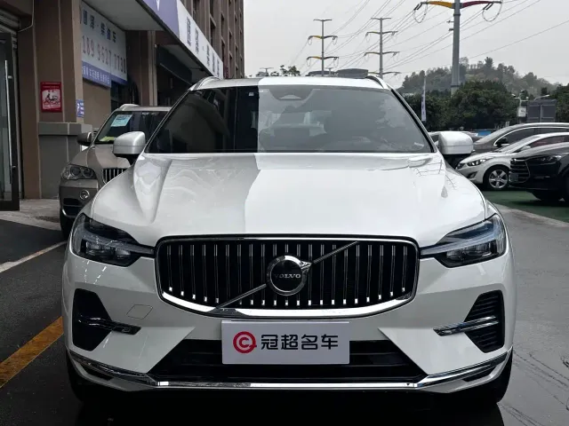 Volvo XC60 — Фото автомобиля 2