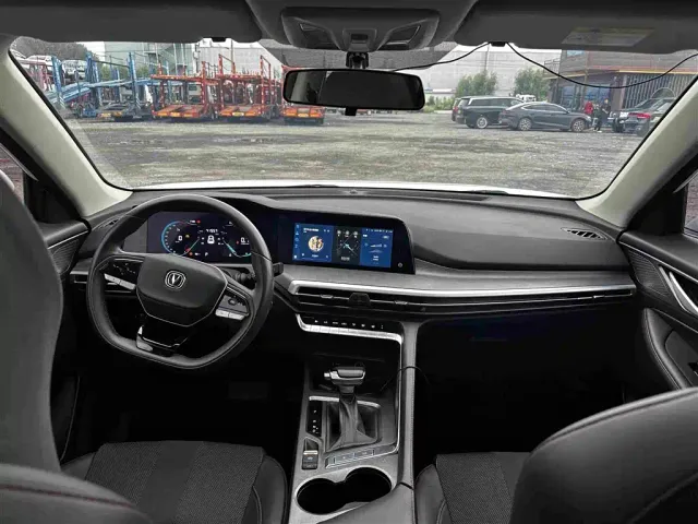 Changan CS35 Plus — Фото автомобиля 7