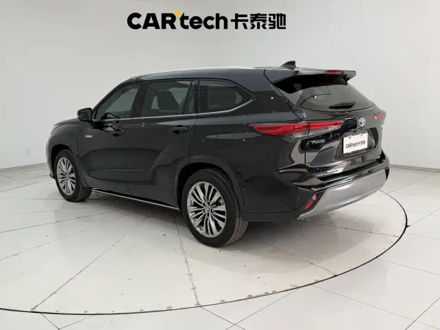 Toyota Highlander — Фото автомобиля 6