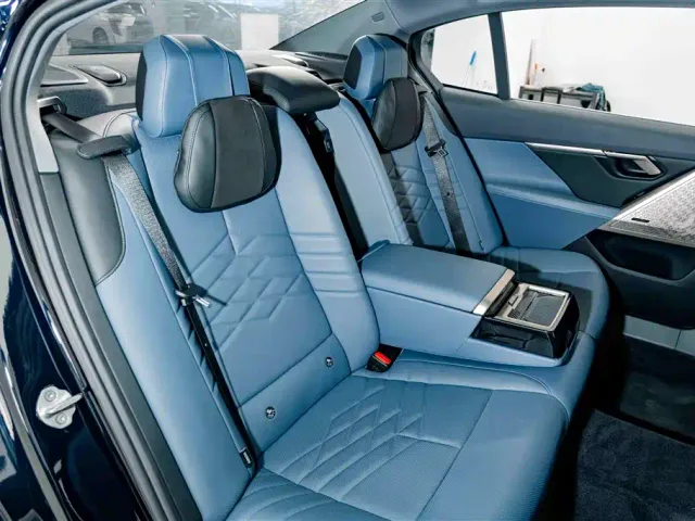 BMW 5 Series — Фото автомобиля 24