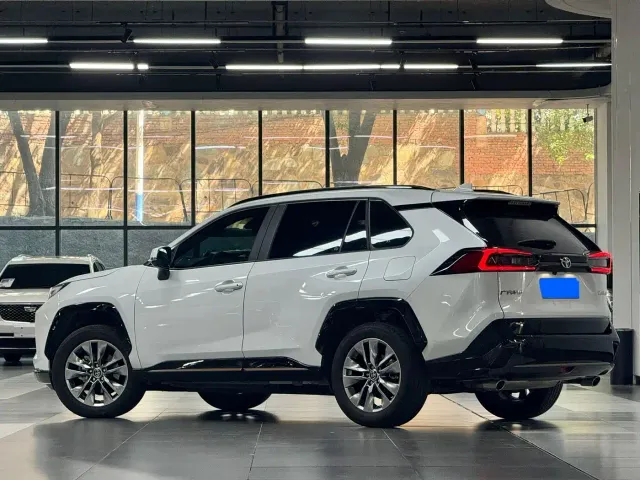 Toyota Wildlander — Фото автомобиля 9